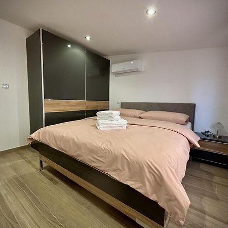 Grande Rosa Apartment Vrulje  Luaran gambar