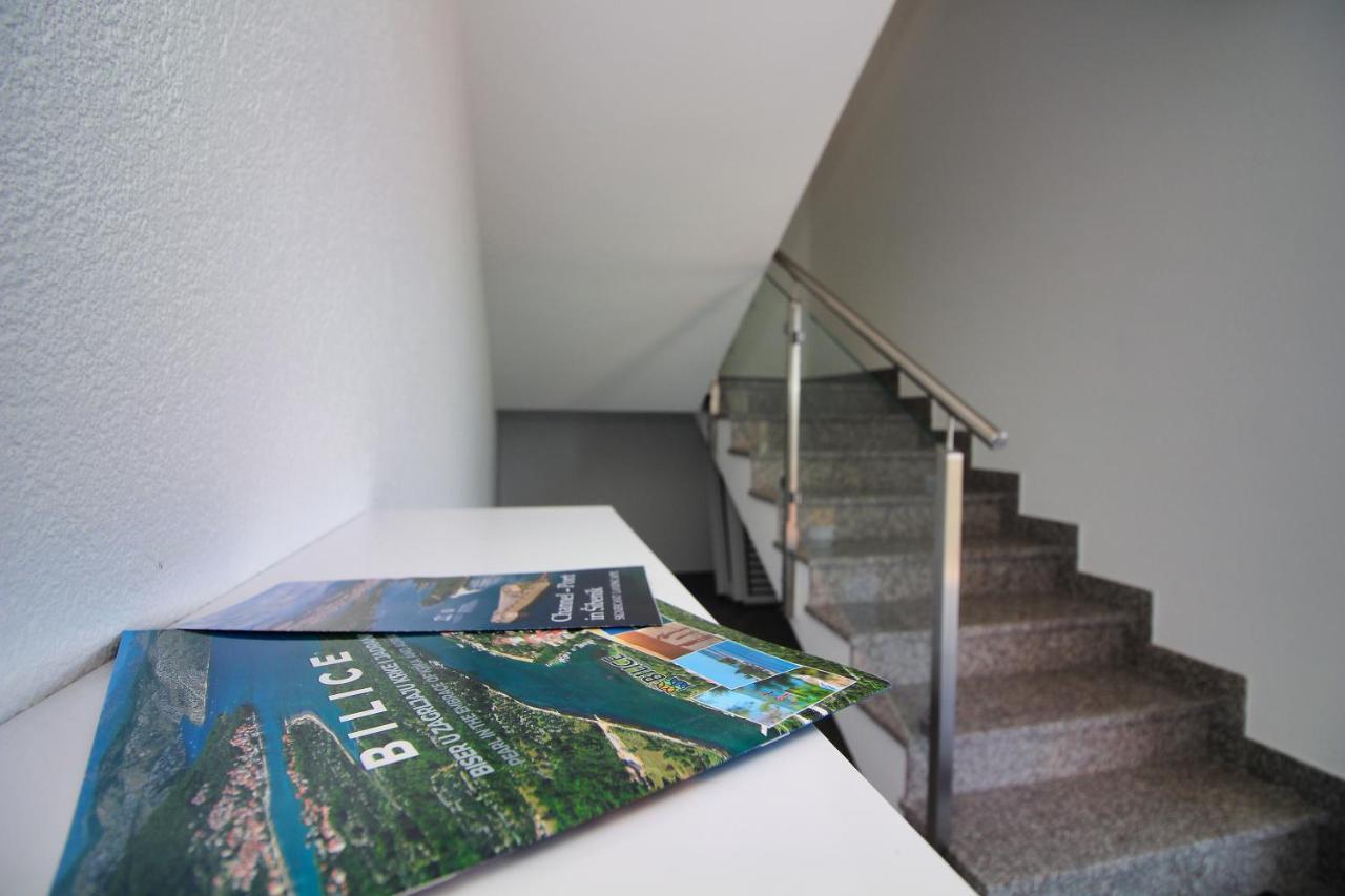 Grande Rosa Apartment Vrulje  Luaran gambar