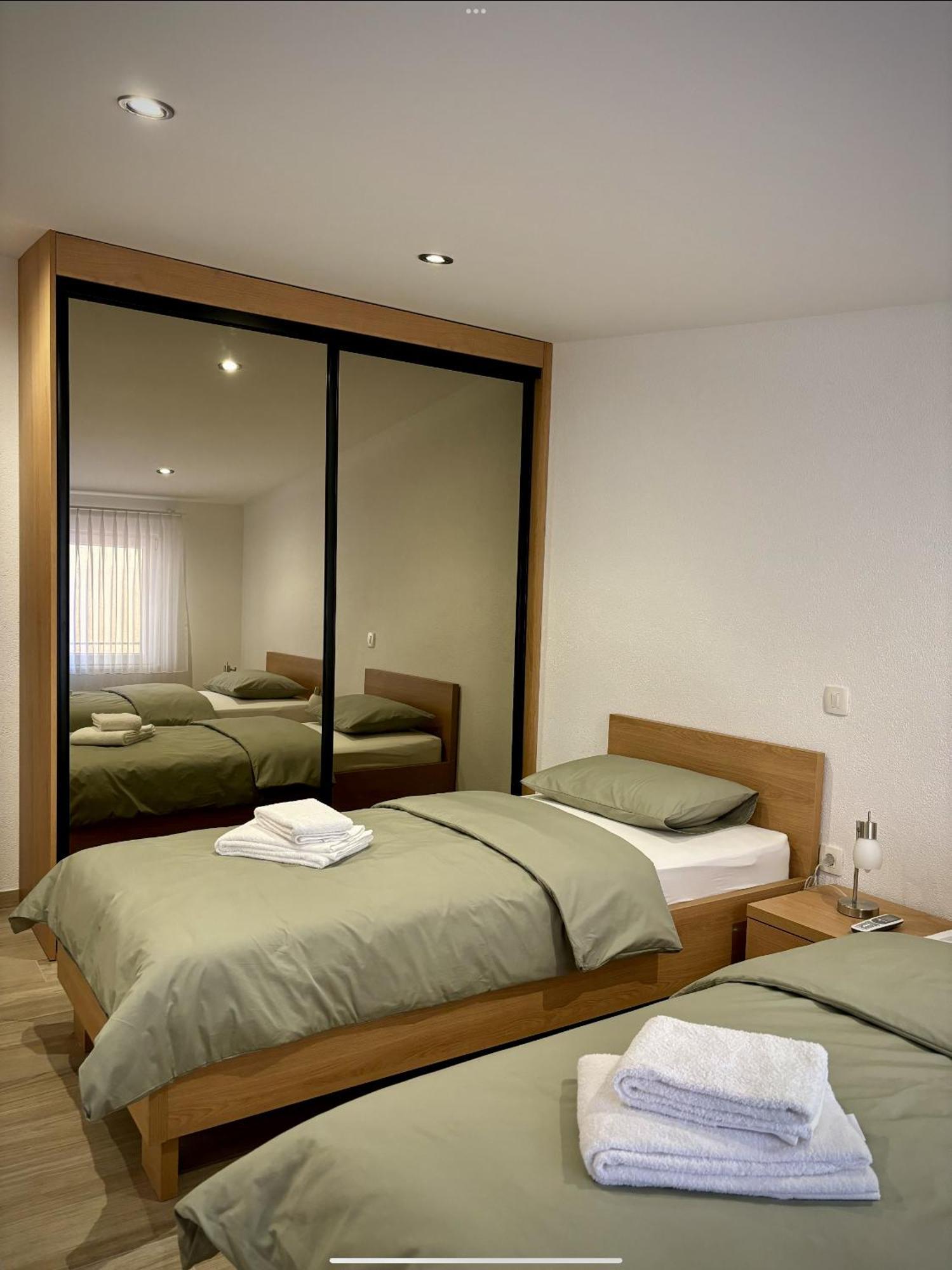 Grande Rosa Apartment Vrulje  Luaran gambar
