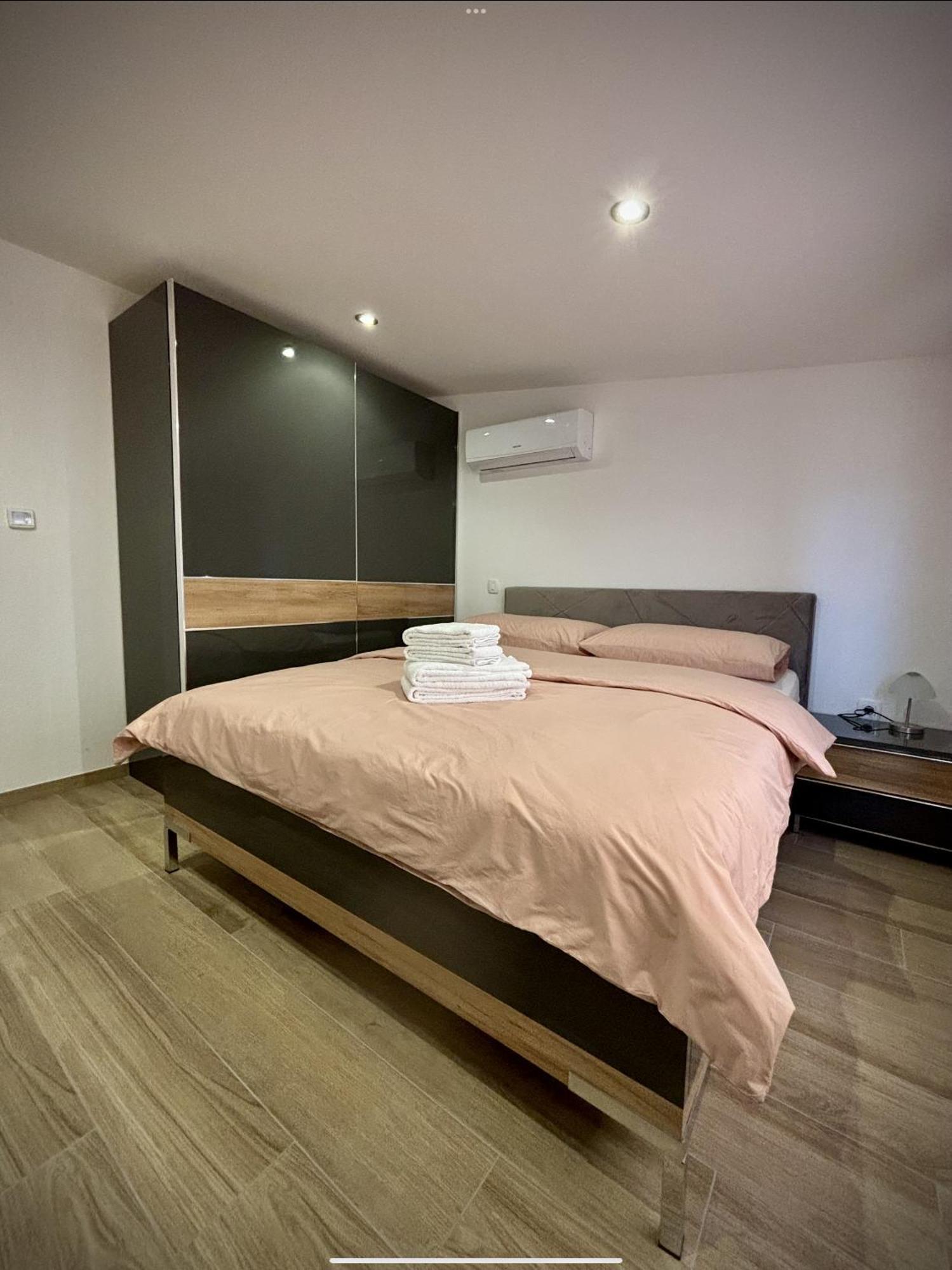 Grande Rosa Apartment Vrulje  Luaran gambar